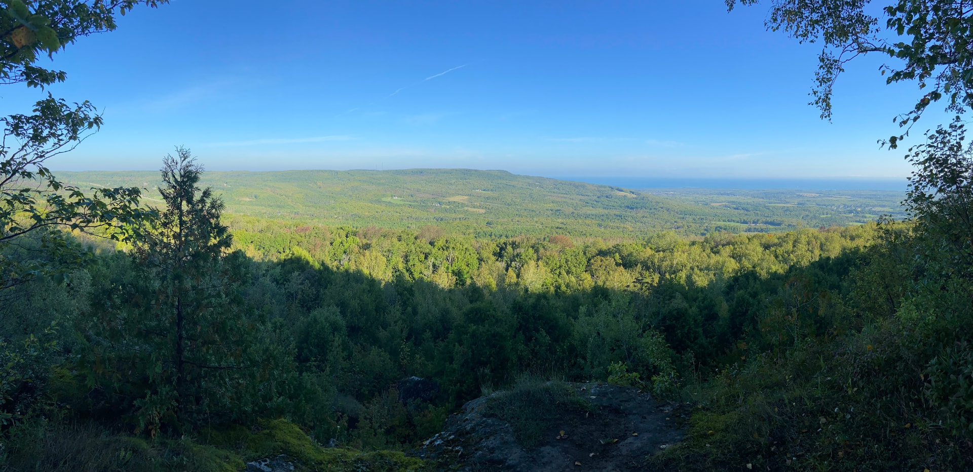 The Niagara Escarpment trail above Georgian Bay, near Collingwood